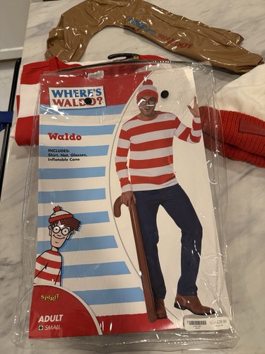 Where waldo cosplay - waldo,
